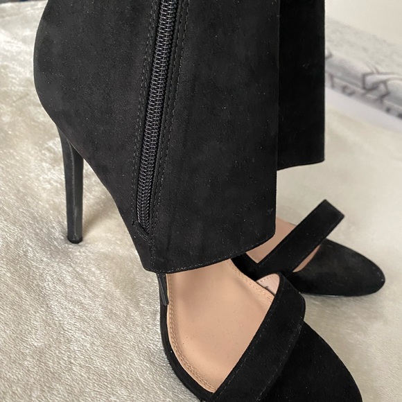 Fashion Nova Tie Leg Heel Shoes - Size 9 - Picture 5 of 6